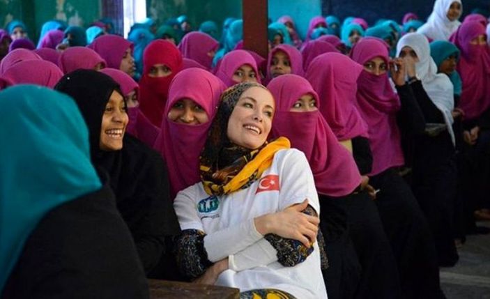 Arka Sokaklar'ın en güzel aşkıydı! Murat'la Zeynep'in yakışıklı oğlu şimdilerde delikanlı oldu...