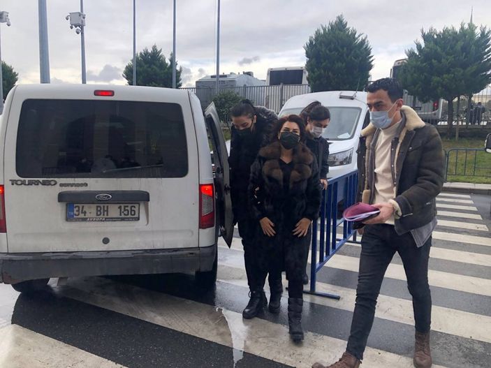 CHP’li kadın milletvekilleri, Sedef Kabaş’ı cezaevinde ziyaret etti