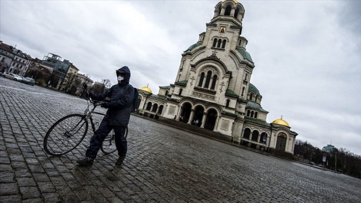 Bulgaristan’da milletvekillerine ‘maske’ cezası