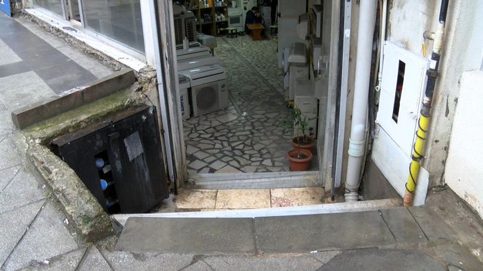 d Bağcılar’da sayaçları çalınan iş yerini su bastı