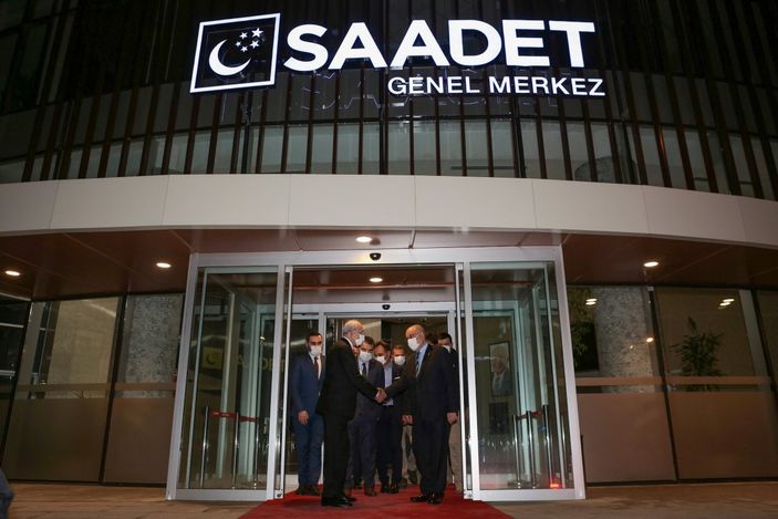 Kılıçdaroğlu'ndan Karamollaoğlu'na geçmiş olsun ziyareti