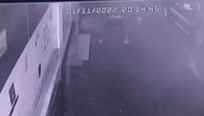 Kağıthane'de iş yerlerine silahlı saldırı