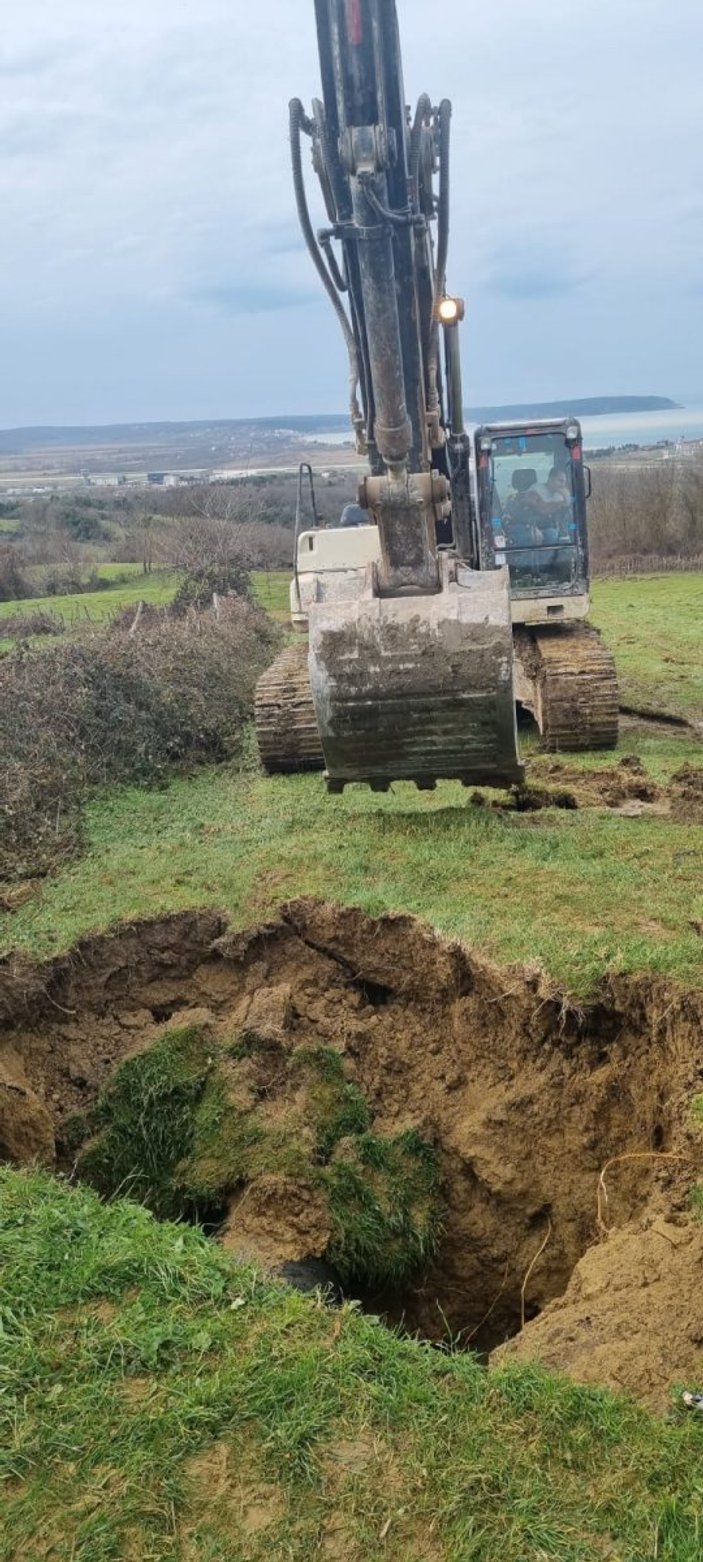 Sinop'ta yaşanan heyelan su borusunu kırdı