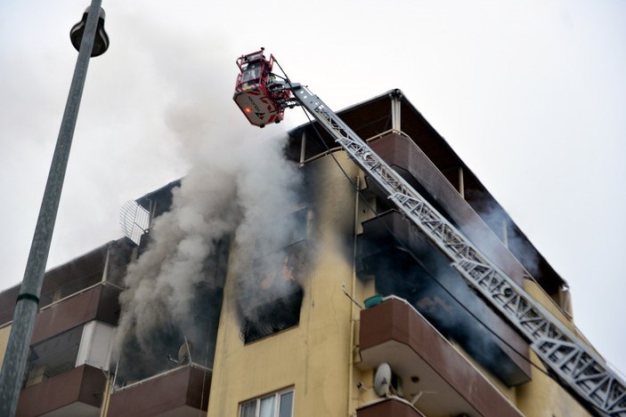 Adana’da eşi, çocuğu içerideyken evini yaktı: Çıkınca beni de öldürür