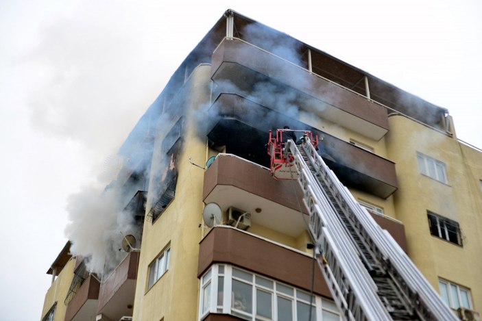 Adana’da eşi, çocuğu içerideyken evini yaktı: Çıkınca beni de öldürür