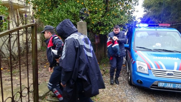 Antalya'da metruk binada çürümüş ceset bulundu