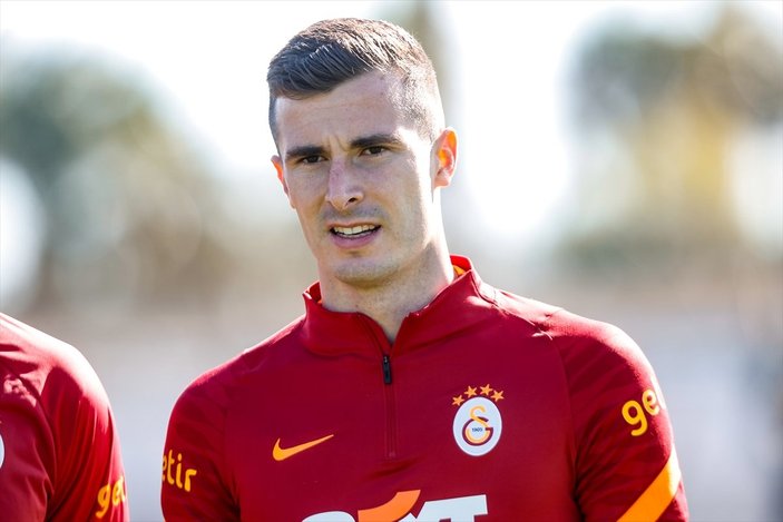 Galatasaray'da yeni transferler ilk antrenmanına çıktı