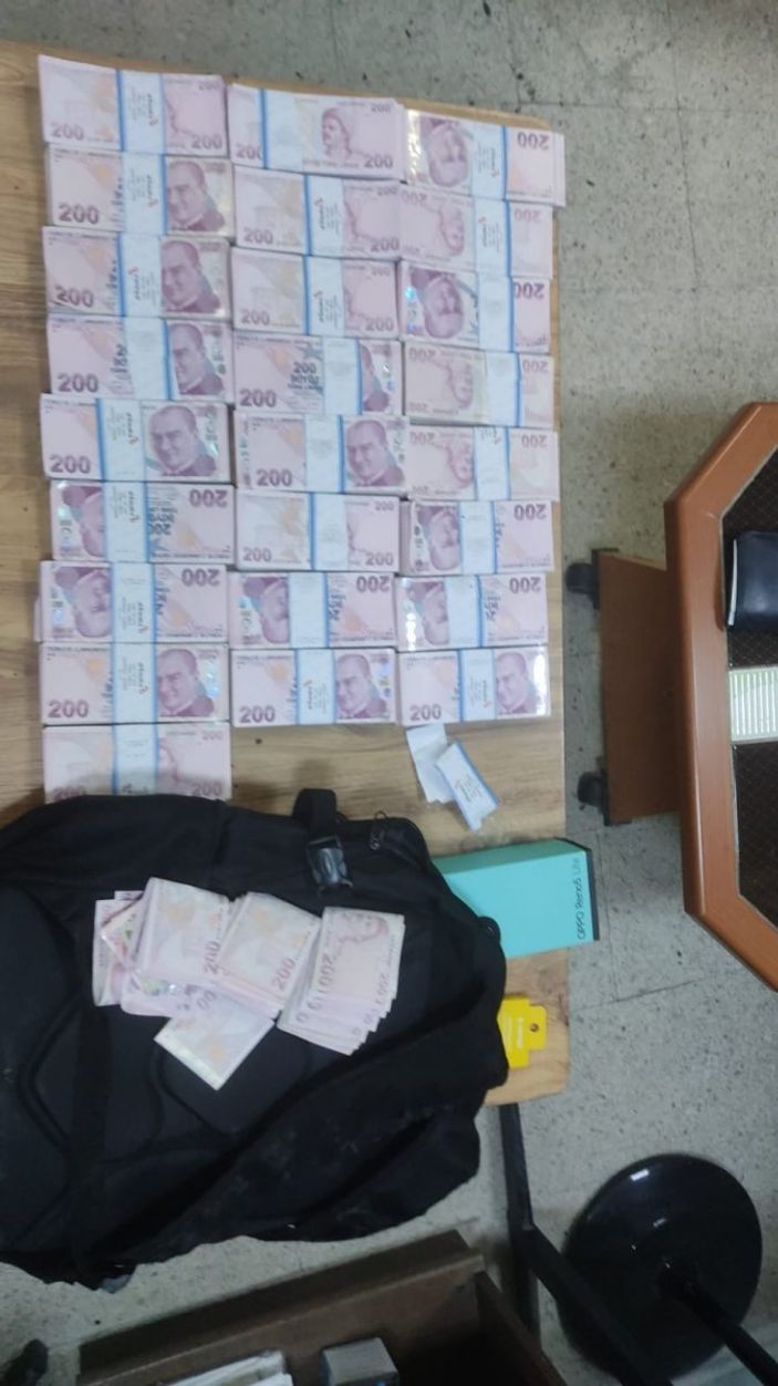 i Eyüpsultan'da evinde kaldığı patronunun 600 bin lirasını çaldı