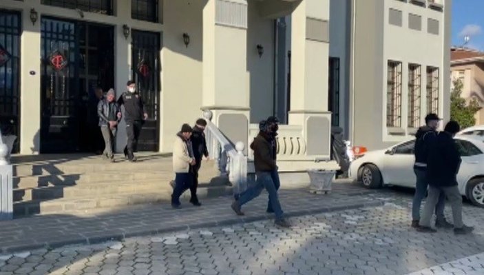 İzmir'de tarihi eser kaçakçılarına operasyon: 9 gözaltı
