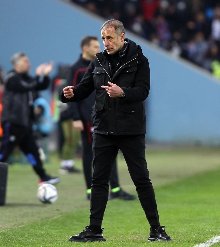 Abdullah Avcı: Doğru savunma şampiyon yapacak