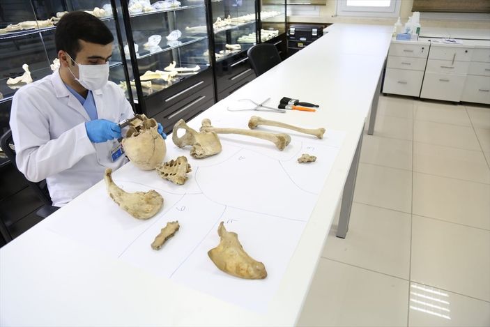 Tanınmaz hale gelen cesetlerin kimlikleri, yeniden yüzlendirme yöntemiyle belirleniyor