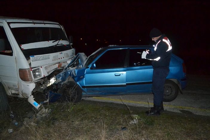 Tekirdağ’da gerçekleşen kazada, baba-oğul ağır yaralandı
