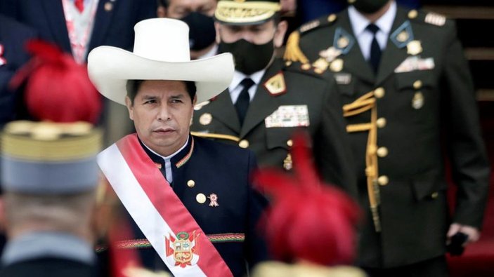 Peru Başbakanı Hector Valer Pinto görevden alındı