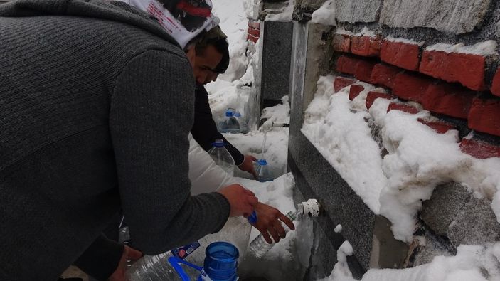 Uludağ'da su kuyruğu