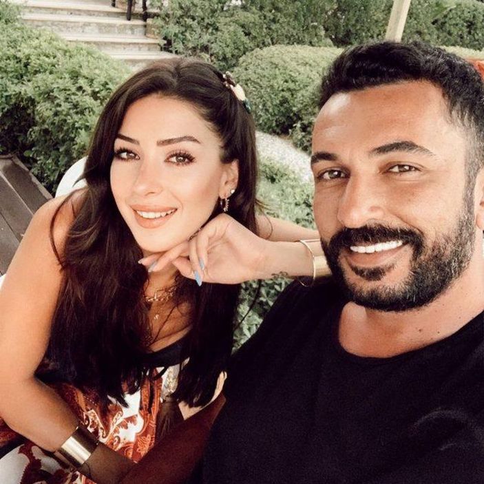 Güldür Güldür'ün Paşa'sı Toygan Avanoğlu'nun kara kaşlı kara gözlü eşine bakın! On parmağında on marifet...