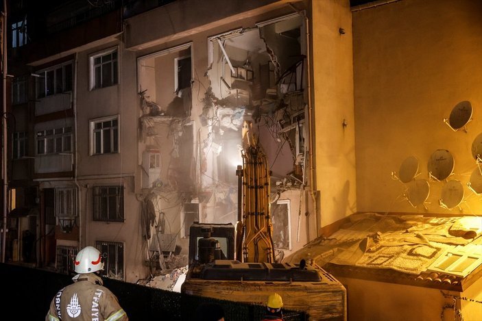 Üsküdar'da patlama yaşanan bina için yıkım çalışması başladı