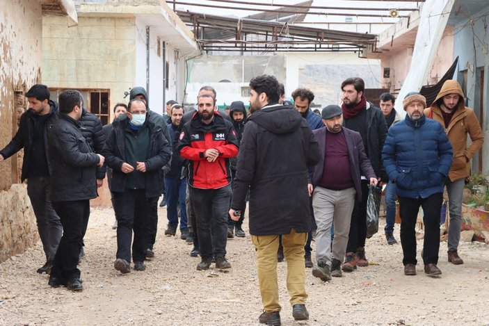 Gazeteciler, iyilik nöbeti için Suriye’ye gitti