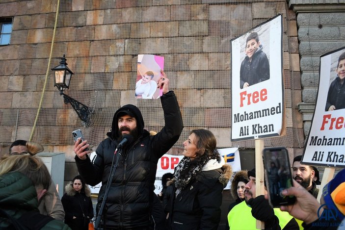 İsveç’te, çocukları alınan Müslüman ailelerden protesto