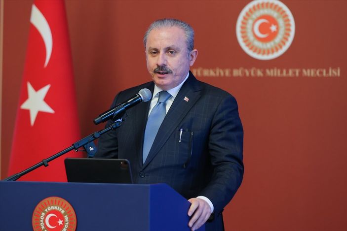 Mustafa Şentop: Cumhurbaşkanı'nın 3'üncü kez adaylıkla ilgili sorunu yok