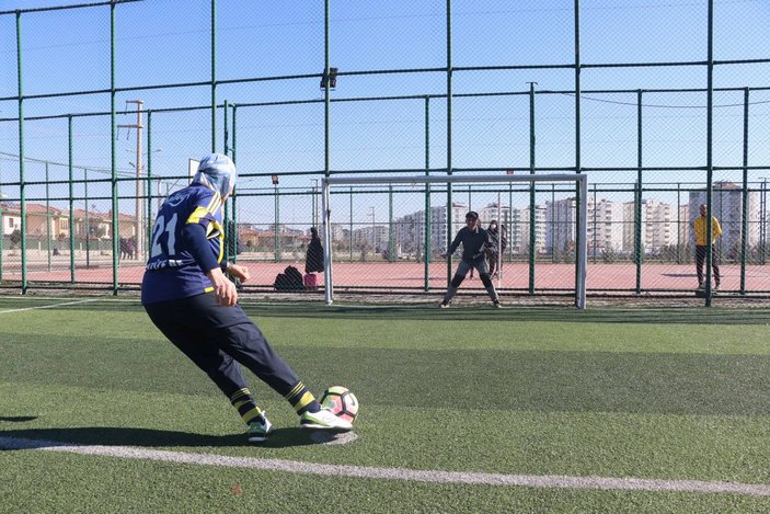 Diyarbakırlı aşçı Azize’nin futbol tutkusu