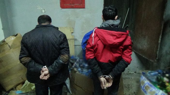 İstanbul'da sahte alkol operasyonu: Kapı koçbaşıyla kırıldı