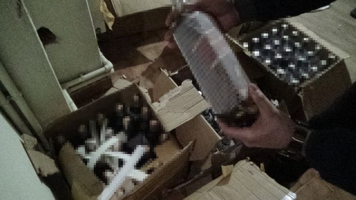 İstanbul'da sahte alkol operasyonu: Kapı koçbaşıyla kırıldı
