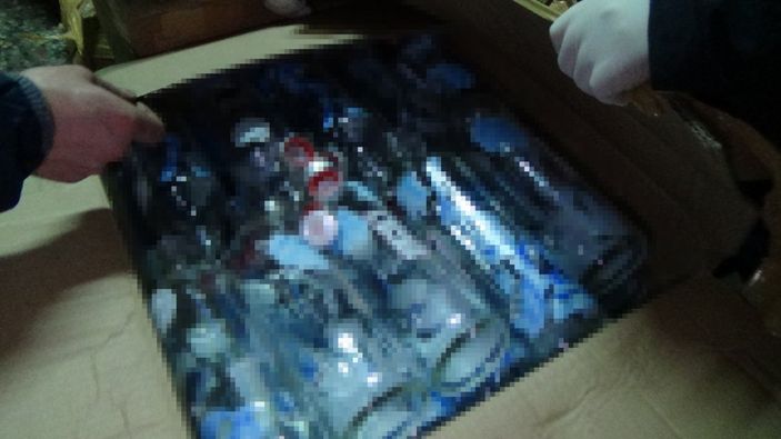 İstanbul'da sahte alkol operasyonu: Kapı koçbaşıyla kırıldı