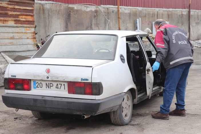 Denizli’de çalışır vaziyetteki otomobil çalındı