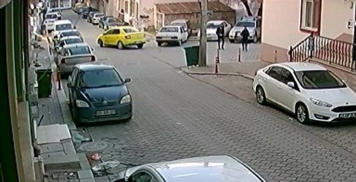 Denizli’de çalışır vaziyetteki otomobil çalındı