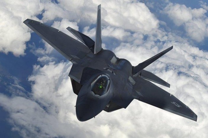 ABD, BAE'ye F-22 uçakları gönderecek
