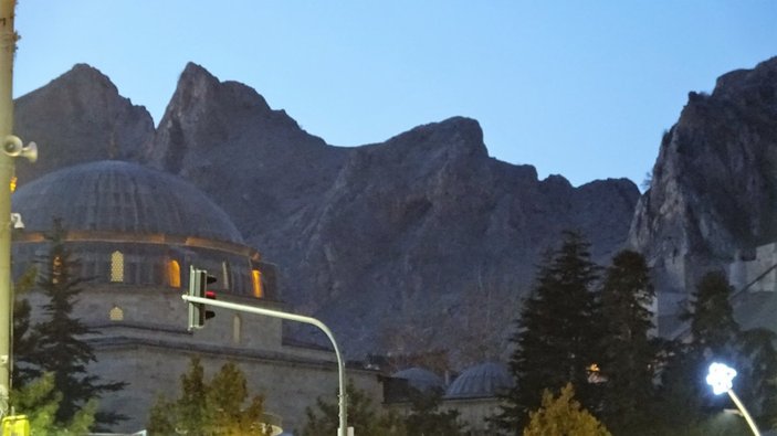 Tokat Kalesi'nde beliren insan silüeti dikkat çekiyor