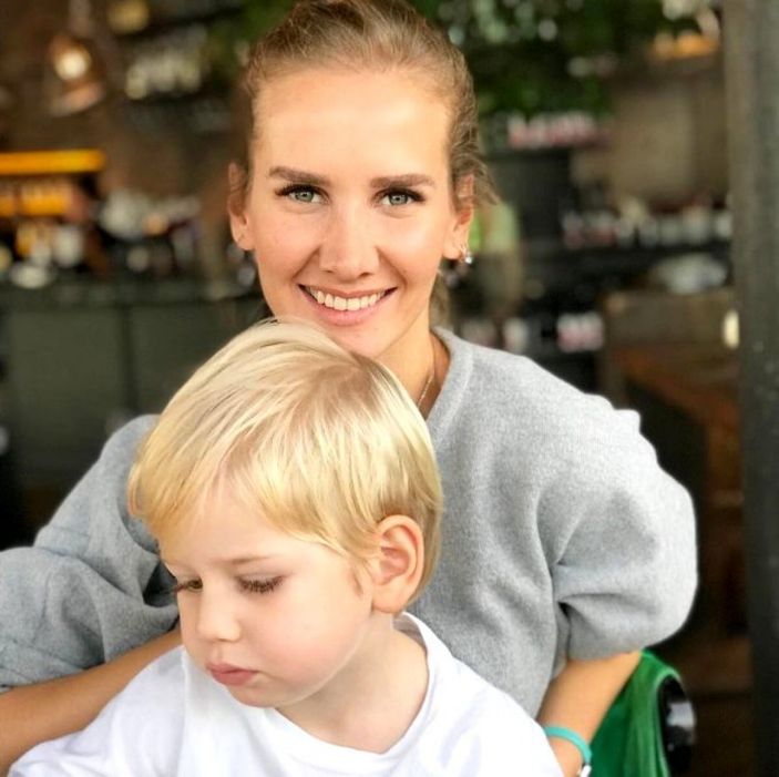 Alişan'ın eski baldızı pek güzelmiş! Eda Erol'un kardeşi Bihter Erol masmavi gözleriyle sosyal medyayı yıktı