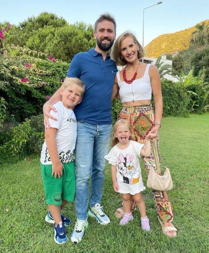 Alişan'ın eski baldızı pek güzelmiş! Eda Erol'un kardeşi Bihter Erol masmavi gözleriyle sosyal medyayı yıktı