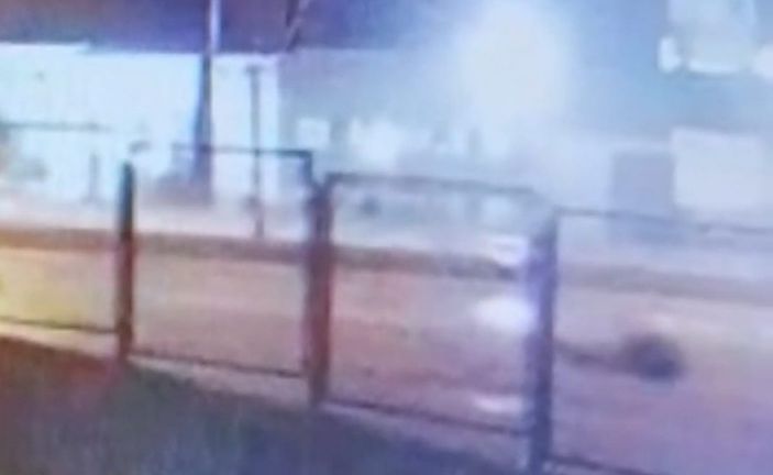 İ Bursa'da caddeden karşıya geçen kadının feci ölümü kamerada