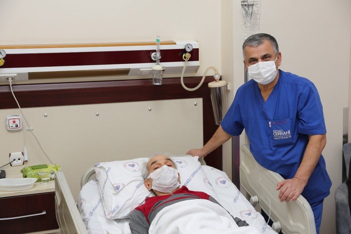 Denizli'de idrar kesesine dönüşen böbrek ameliyatla alındı