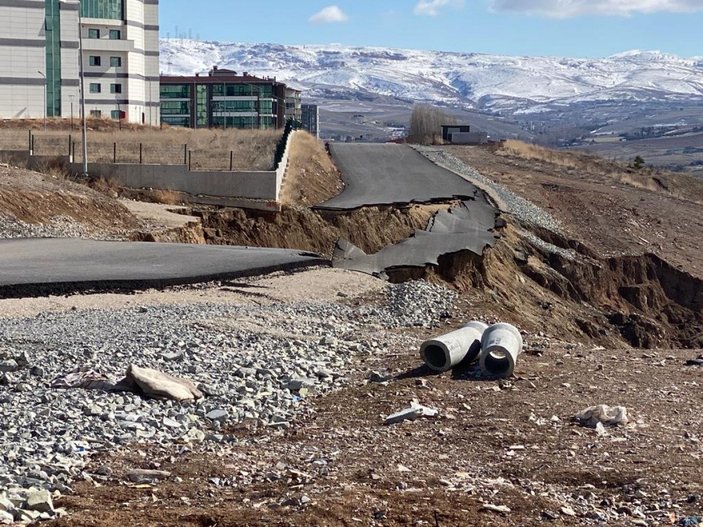 Ankara’da 3 ay önce yapılan yol çöktü