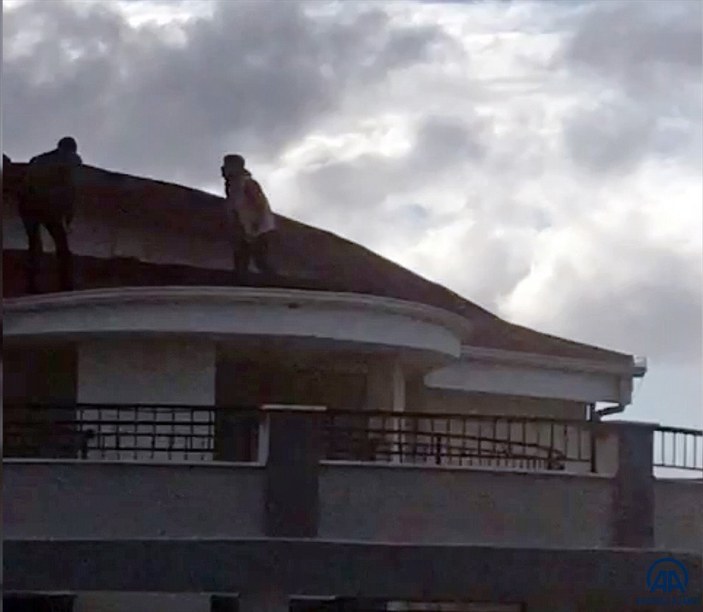 Aydın’da uyuşturucu operasyonu: Çatıdan kaçmaya çalıştılar