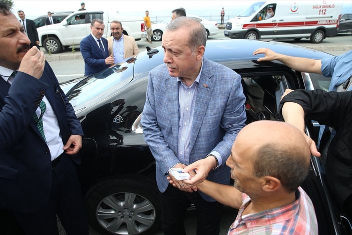 Cumhurbaşkanı Erdoğan'ın topladığı sigara paketleri sergileniyor