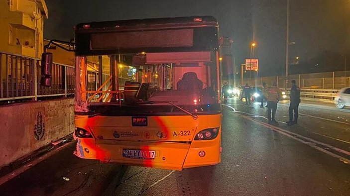 Beyoğlu’nda otomobil temizlik aracına, otobüs otomobile çarptı