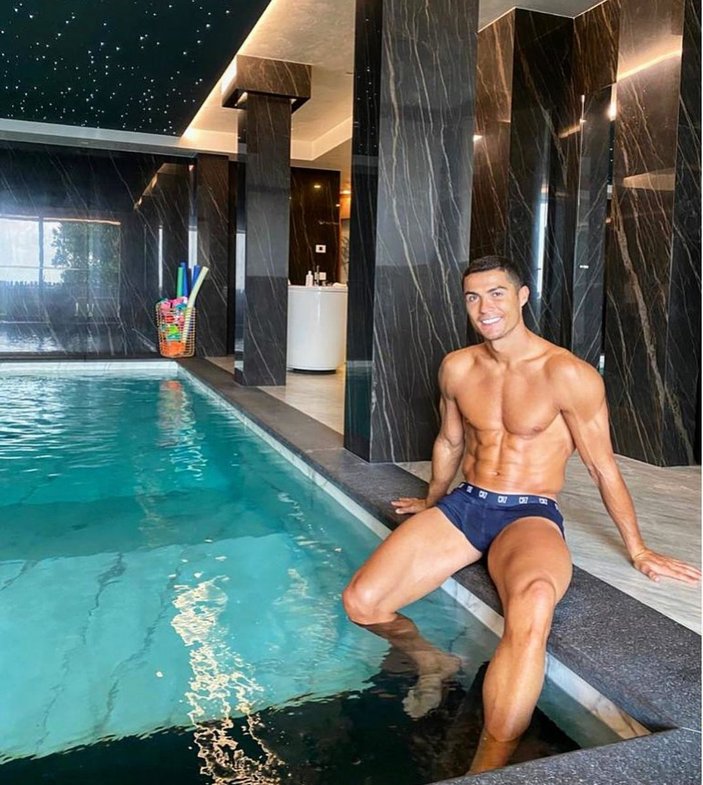 Ronaldo, paylaşım başına 2.3 milyon dolar kazanıyor