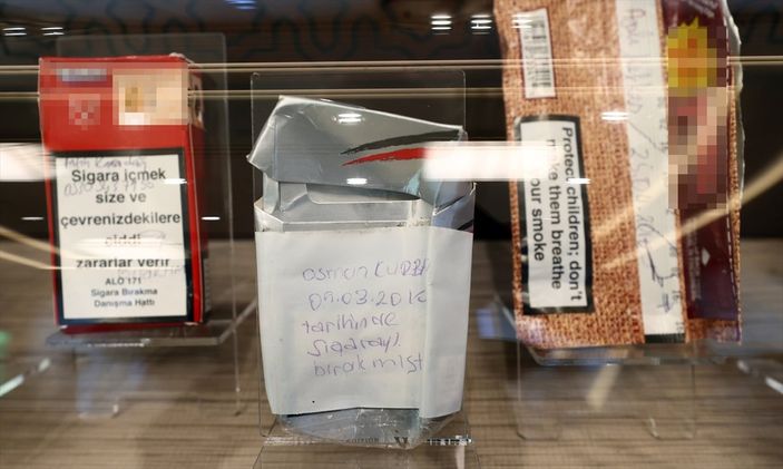 Cumhurbaşkanı Erdoğan'ın topladığı sigara paketleri sergileniyor