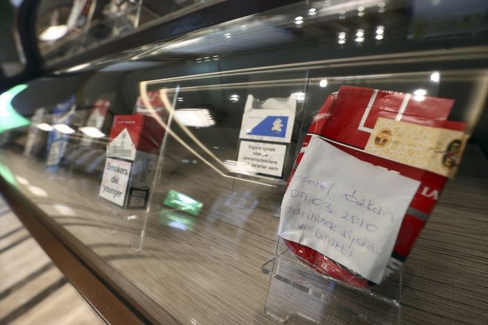 Cumhurbaşkanı Erdoğan'ın topladığı sigara paketleri sergileniyor
