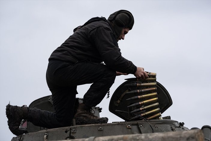 Ukrayna, Donbas yakınına 120 bin asker sevk etti