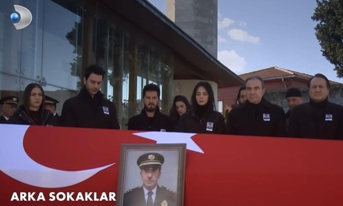 Arka Sokaklar'ın Engin'i İlker İnanoğlu'nun sır gibi sakladığı oğluna bakın! Babasının boyunu geçmiş...