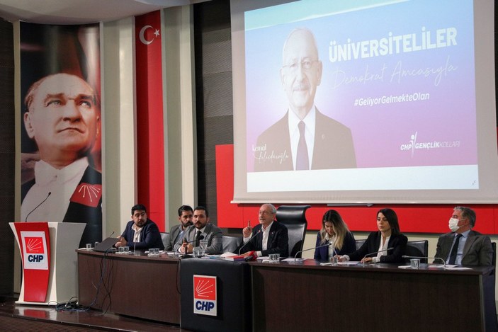Kemal Kılıçdaroğlu öğrencilerle buluştu