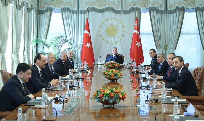 Cumhurbaşkanı Erdoğan, Aksakallar Konseyi heyetini kabul etti