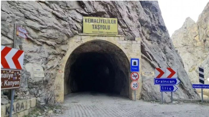 Erzincan'daki tarihi yol sular altına kaldı