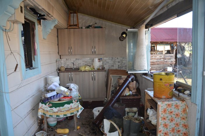 Sinop'ta, evleri yangında küle dönen aile yardım istedi