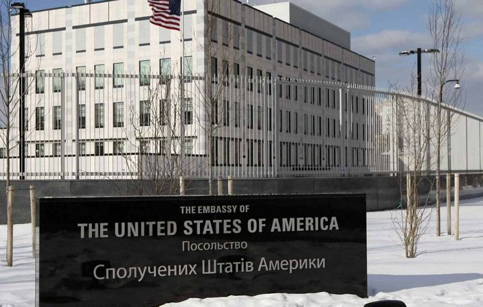 ABD ve Rusya, diplomatlarını Ukrayna'dan tahliye etmeye başladı