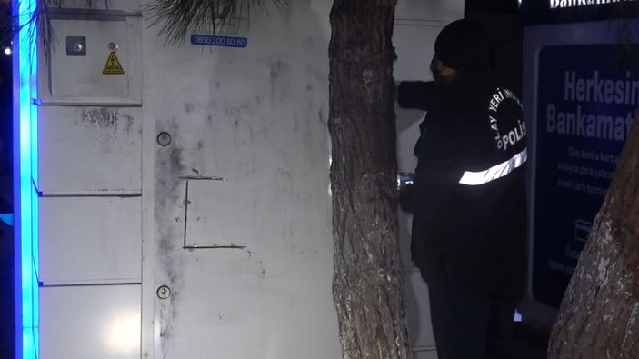 Kırıkkale'de hırsızlar, hastane önündeki banka ATM'sini soymaya kalkıştılar